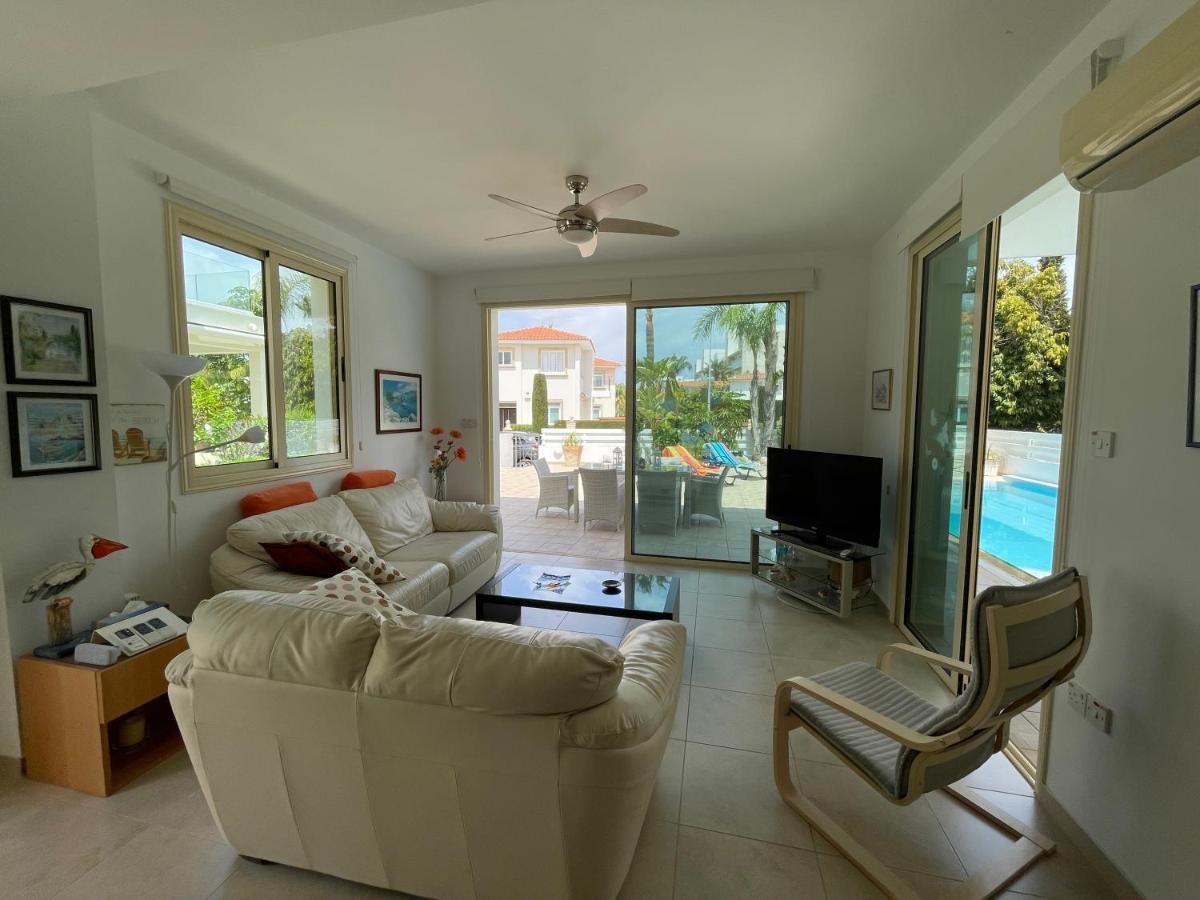 Zoe'S Villa By Turtle Bay โปรทาราส ภายนอก รูปภาพ